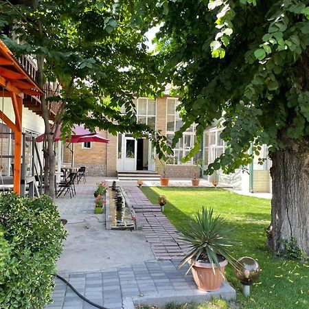Hotel Eco House Oš Esterno foto