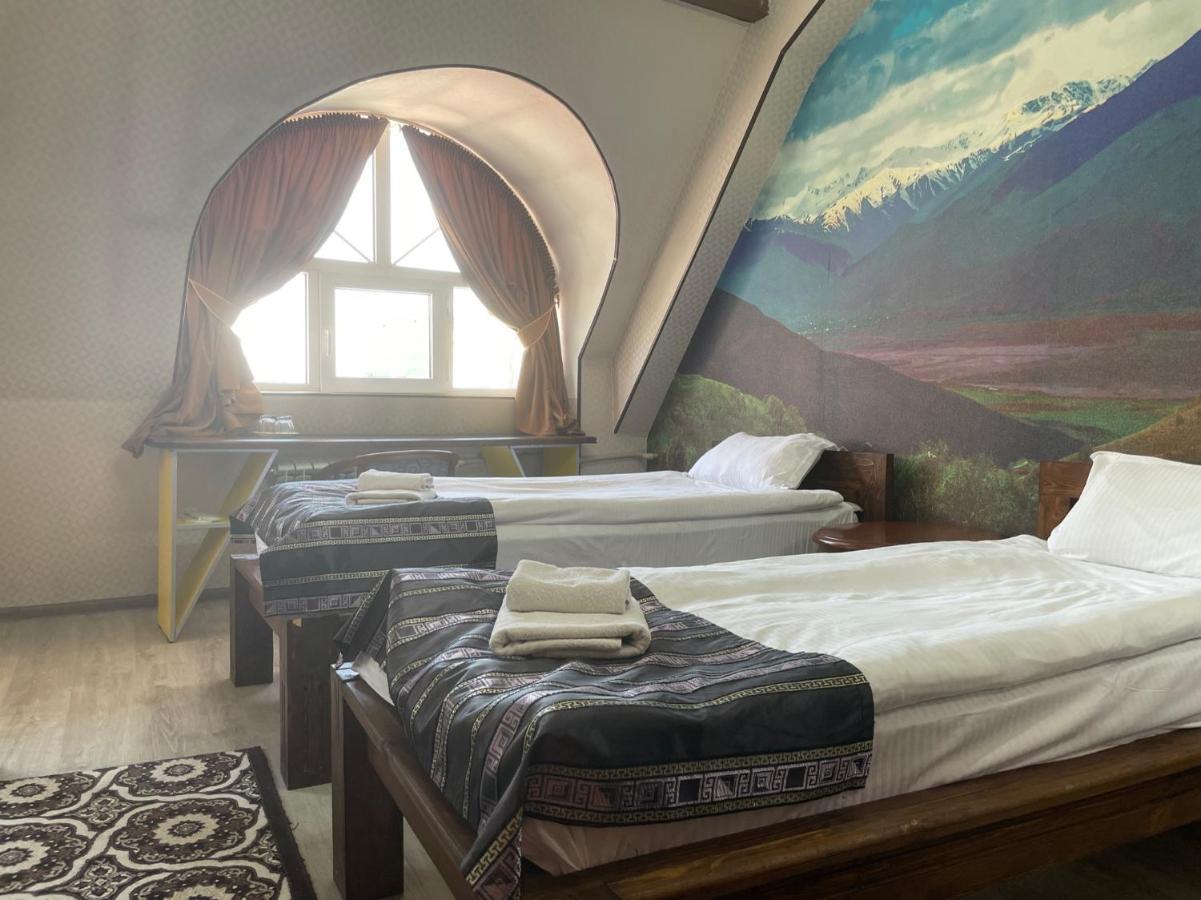 Hotel Eco House Oš Esterno foto